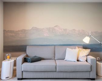 City-Appartment schick, Einzelgarage inkl - Friedrichshafen - Living room