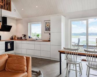 Beach Front Home In Örby With Sauna - Örby - Cocina