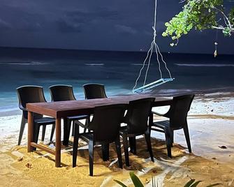 Dhamana Beach Maldives - Mahibadhoo