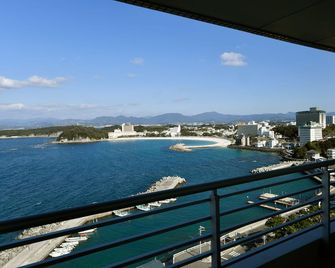 The Gran Resort Elegante Shirahama - Shirahama - Balkon