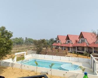 Sonajhurir Adda - Shānti Niketan - Pool