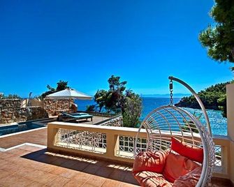 Alonissos Beach Bungalows And Suites Hotel - Chrisi Milia - Balcón