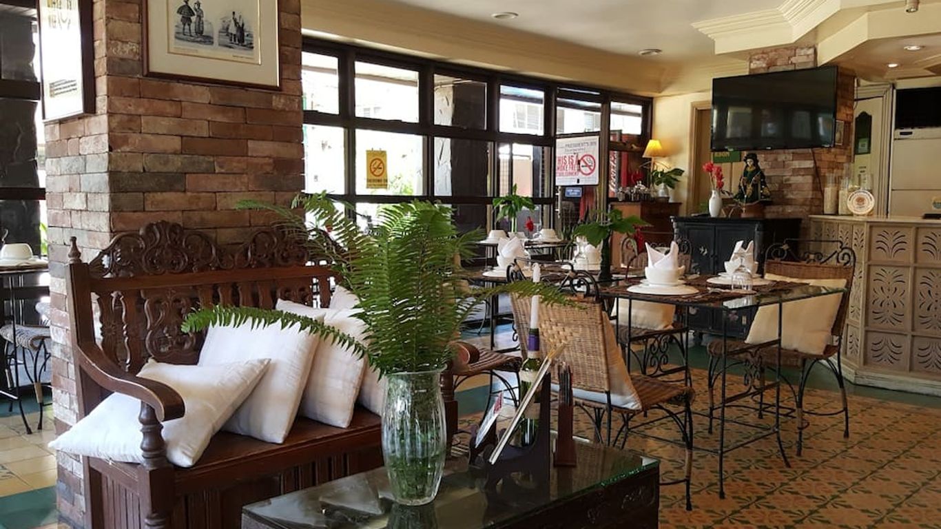 Roxas President's Inn