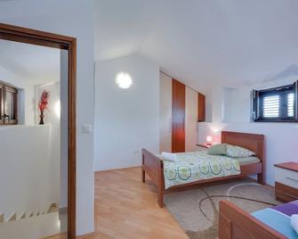 Holiday Home Ema - Happy Rentals - Vabriga - Schlafzimmer