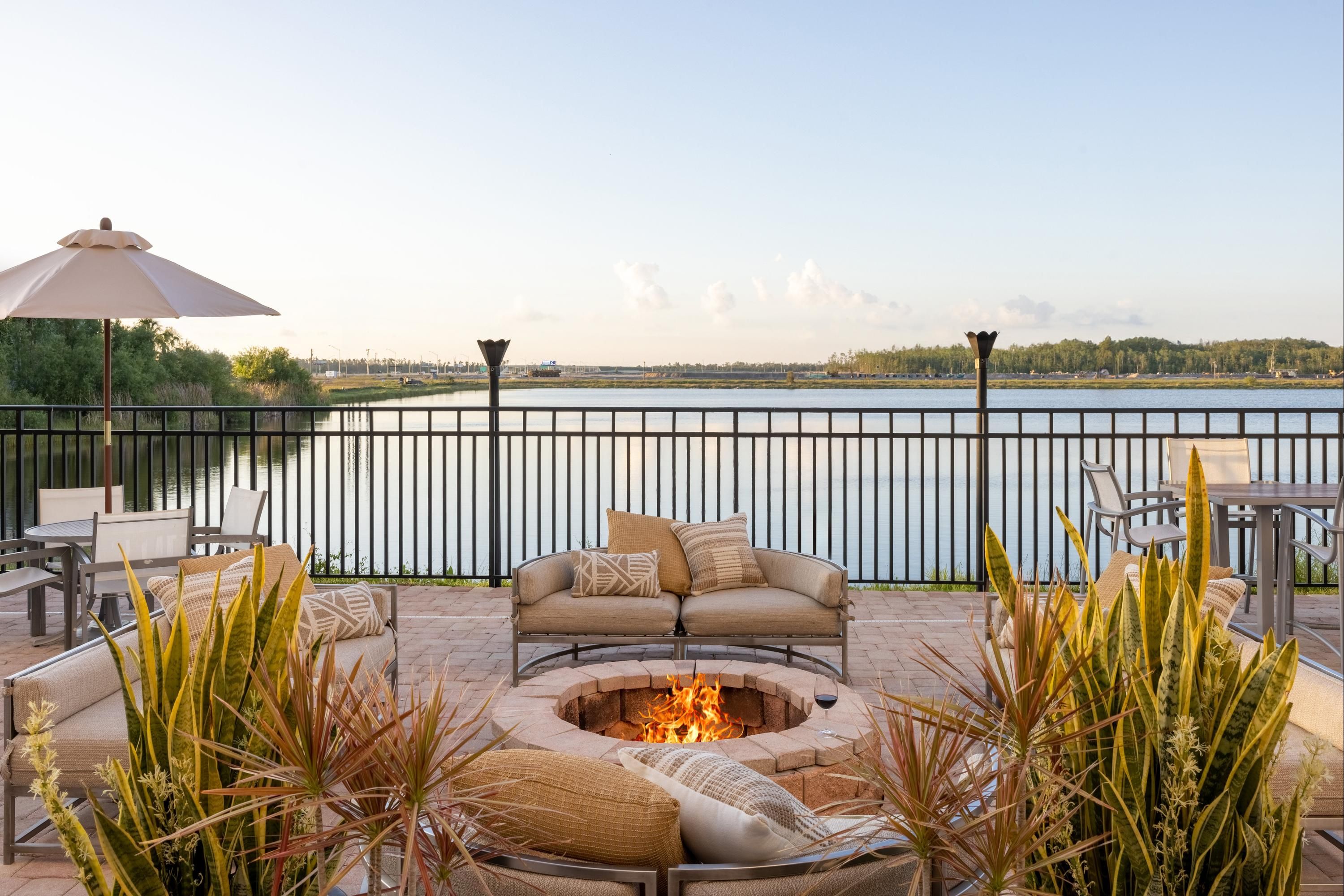 Crowne Plaza Ft. Myers Gulf Coast By IHG - פורט מאיירס - מרפסת