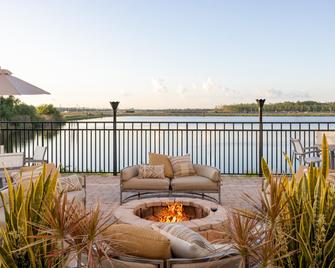 Crowne Plaza Ft. Myers Gulf Coast By IHG - פורט מאיירס - מרפסת