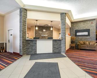 Quality Hotel - Drumheller - Front desk