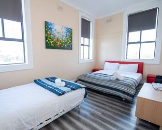Your Own Pub in Finley, Sleeps 25 - Finley
