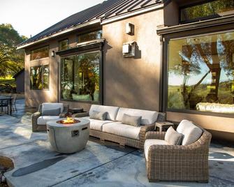 Modern Luxury In Wine Country - Fairfield - Patio