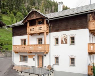Steinwand - Liesing - Gebäude