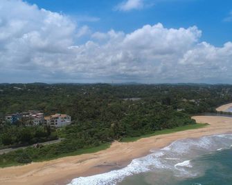 Taavetti - Galle - Playa