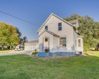 Family Friendly, Spacious Countryside Retreat! - Blooming Prairie - Gebäude