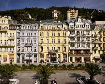 Astoria Hotel & Medical Spa - קרלובי וארי - בניין