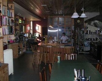Sasquatch Crossing Eco Lodge B&B - Agassiz - Bar