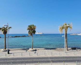Paphinia Seaview Apartments - Paphos - Beach