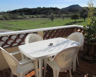 Quiet And Green Apartment(Air-Conditioned) - Saint-Christol-lès-Alès - Balcón