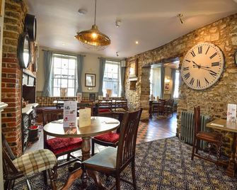 The George Hotel - Axminsterský koberec - Restaurace