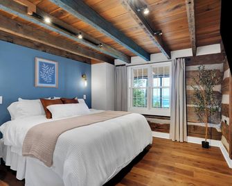 Secluded Bluff Cabin, Stargazing Hot Tub & Firepit - Belvidere - Bedroom