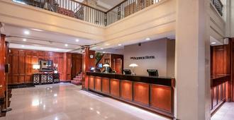 The Pickwick Hotel - San Francisco - Front desk