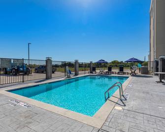 Comfort Inn and Suites Balch Springs - SE Dallas - Balch Springs - Pool