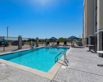 Comfort Inn and Suites Balch Springs - SE Dallas - Balch Springs - Zwembad