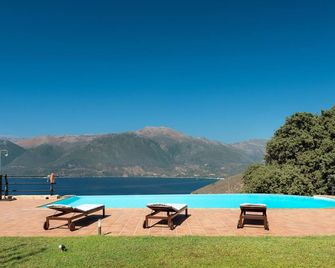 셀프- 케테링 럭셔리 스톤 홀리데이 빌라 위스 인피니티 풀 파노라믹 뷰 - 스쿠타리 - 수영장