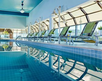 Chelsea Hotel Toronto - Toronto - Piscina