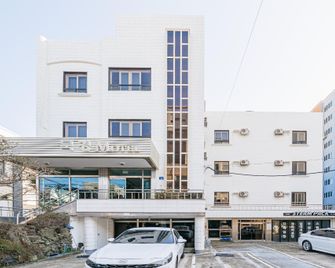 Jeju Beijing Motel - Jeju - Gebäude