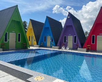 Capital O 91286 Habibi Chalet - Alor Setar - Pool
