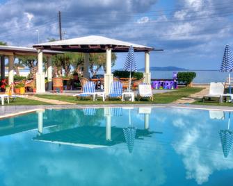 The Wave - Sidari - Zwembad