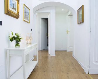 I Borbone - Caserta - Hallway