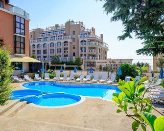 Royal Beach - Golden Sands - Pool