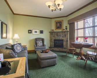 Stroudsmoor Country Inn - Stroudsburg - Sala de estar