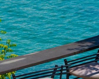 Villa Romantica Hotel - Paleo Tsifliki - Balcon