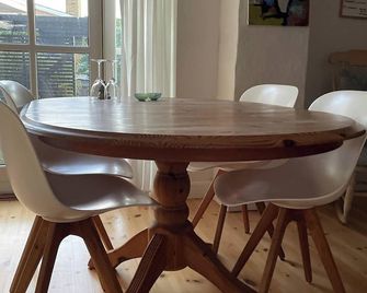 Charmerende byhus i Præstø centrum - Præstø - Dining room