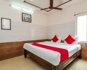 Hotel O Varsha Grand Residence - Guntūr - Bedroom