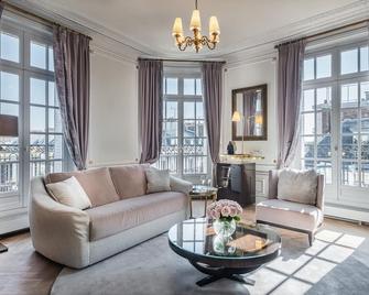 Hotel Elysia by Inwood Hotels - Paris - Living room