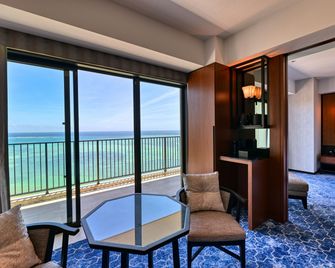 Ryukyu Hotel & Resort Nashiro Beach - Itoman - Sala de estar