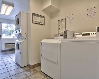 Motel 6 Monterey - Monterey