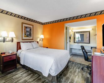 Knights Inn Madera - Madera - Camera da letto