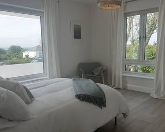 Coastal Apartment With sea Views - Galway - Schlafzimmer