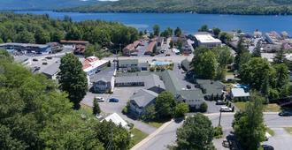 Americas Best Value Inn & Suites Lake George - Hồ Lake George - Toà nhà