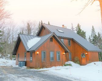 Beautiful Mountain Getaway - Last Minute Booking Promos! Minutes from Manchester - Peru - Edificio