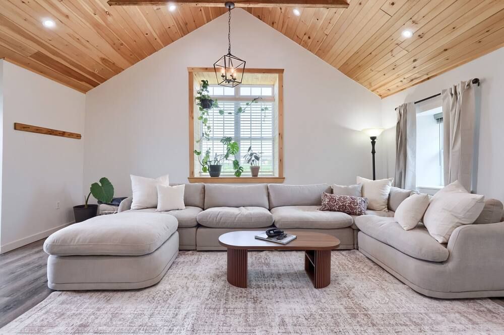 2-bedroom apartment in adorable Georgetown for relaxing stays