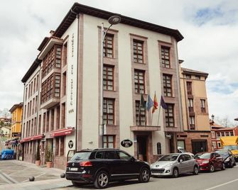 Hotel El Sella - Cangas de Onís - Edificio