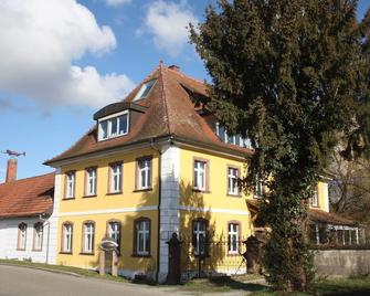 Art-be-and-b Appartement -Studios - Riegel - Edificio