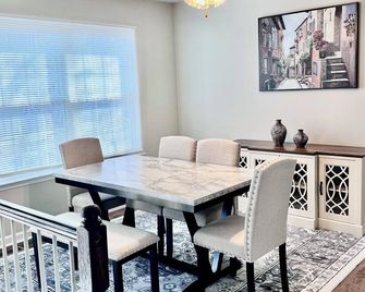 Welcome Home - Spotsylvania - Dining room