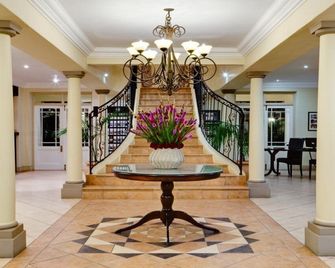 Protea Hotel by Marriott Franschhoek - פרנשהוק - לובי