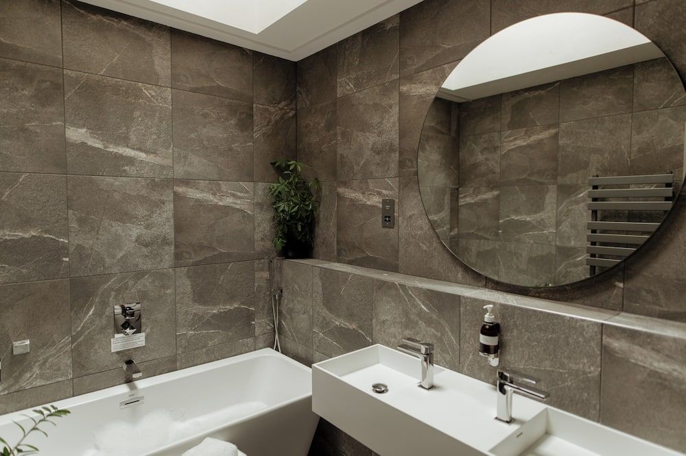 Hideout Apartment Hotel - האל