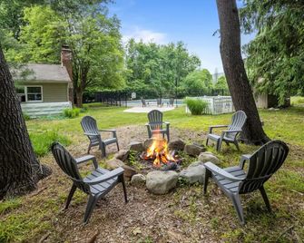 Cozy Winter Escape 1 Hr from Nyc Trails Nearby - Suffern - Patio